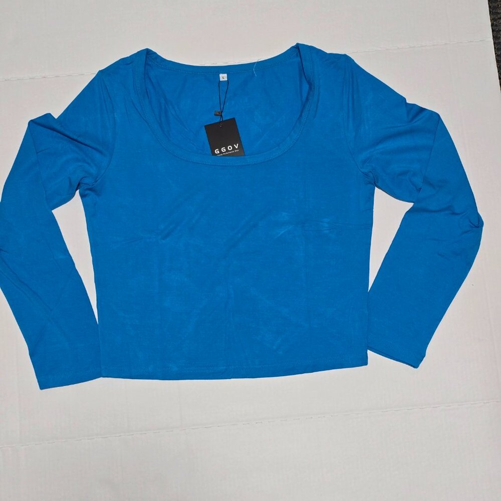 blue long sleeve crop top